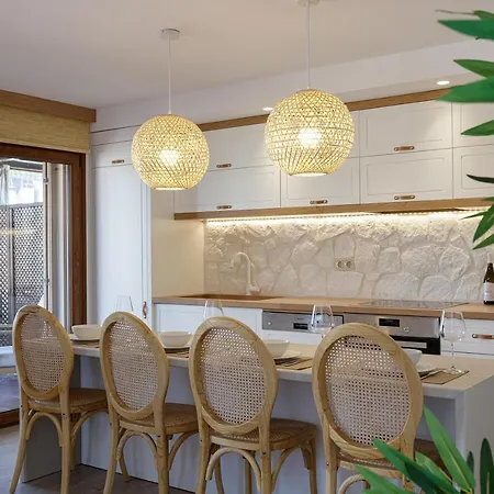 Villa Seashell -wonderful Newly Renovated On The