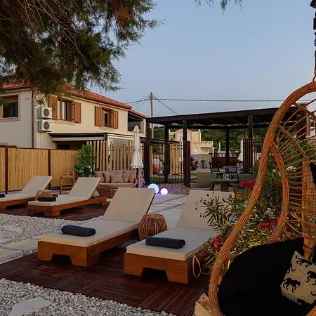 Villa Seashell -wonderful Newly Renovated On The Galatás
