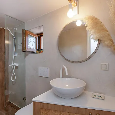 Seashell -wonderful Newly Renovated On The
