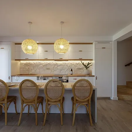Seashell -wonderful Newly Renovated On The *